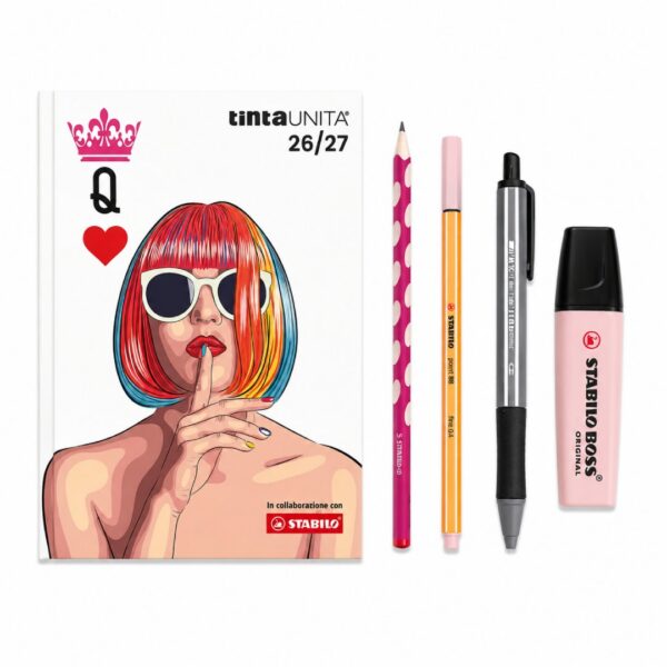 DIARIO SCUOLA QUEEN TINTA UNITA CON ACCESSORI STABILO DATATO 2026/2027 Immagine principale del prodotto
