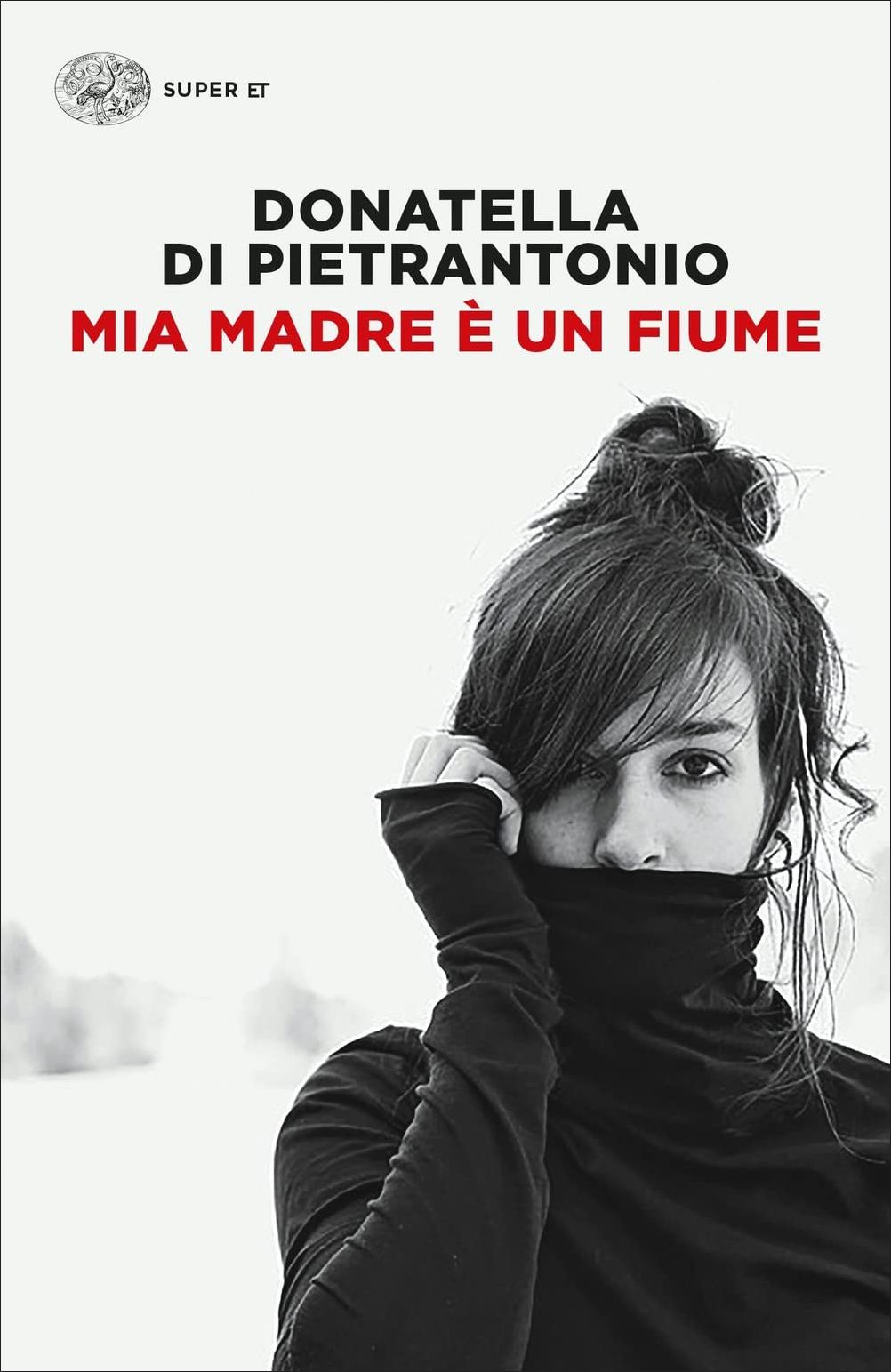 Copertina del libro MIA MADRE  UN FIUME Immagine principale del prodotto