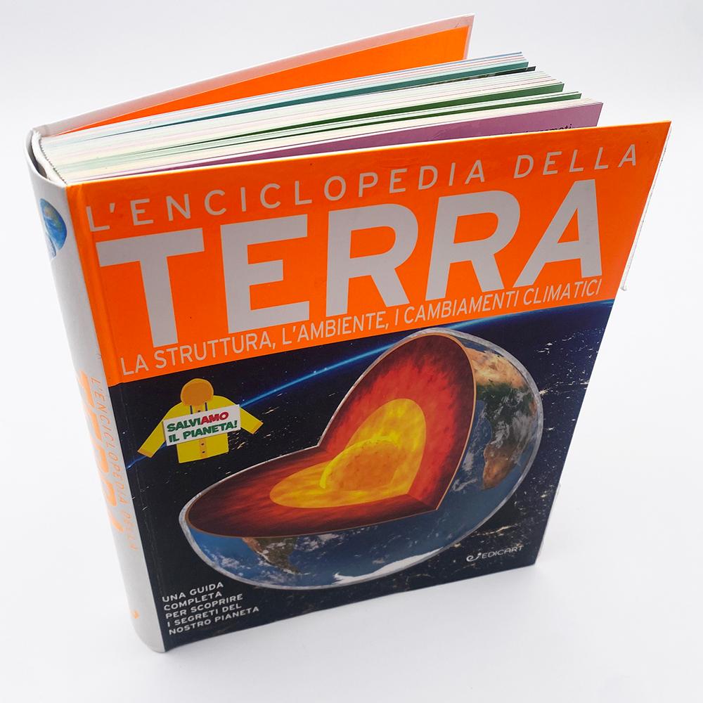 Copertina del libro MK-L'ENCICLOPEDIA DELLA TERRA